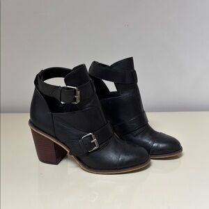 Kensie Black Heeled Boots with Chunky Heel and Buckle Details